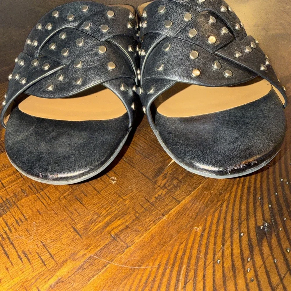 Naturalizer Women's Size 8 Studded  Black Leather Sandals Comfy Soft